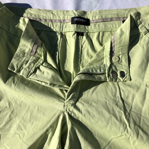 EUC Pear/Light Green Capris - Picture 6 of 6